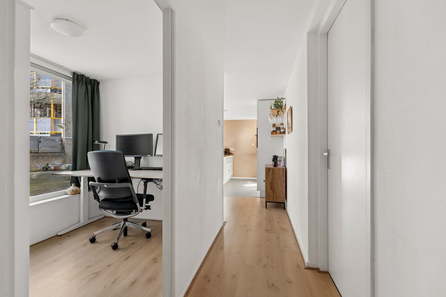 Photo 19 of Borneostraat 3