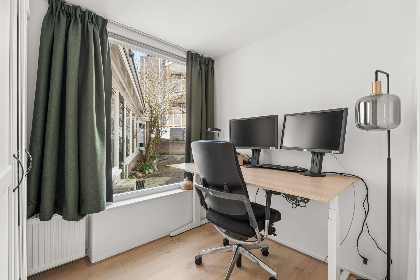 Photo 20 of Borneostraat 3
