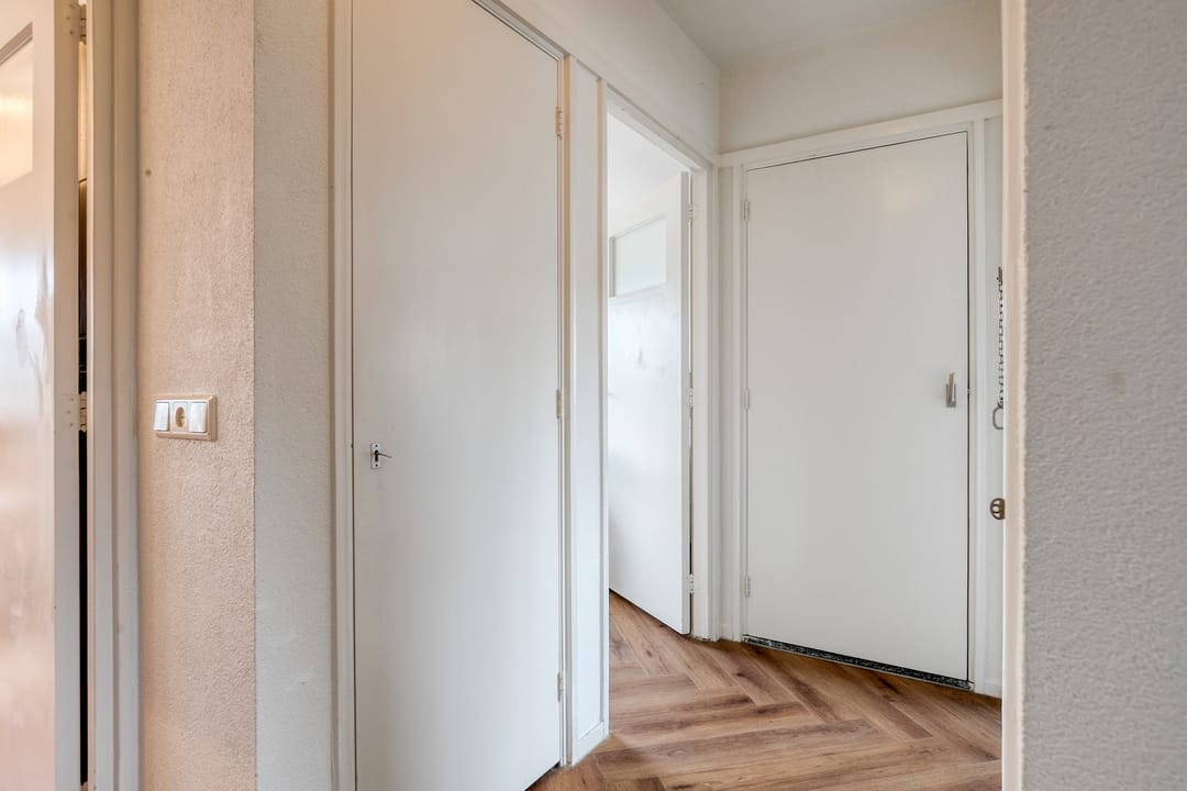 Spacious terraced house with four bedrooms in Eindhoven Eikenburg — 21