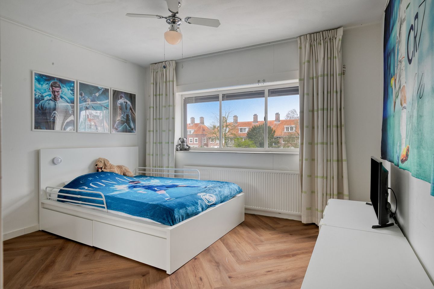 Spacious terraced house with four bedrooms in Eindhoven Eikenburg — 24