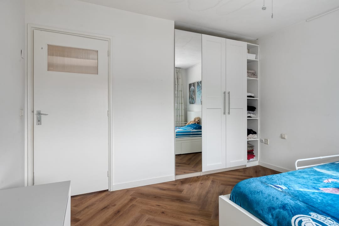 Spacious terraced house with four bedrooms in Eindhoven Eikenburg — 25