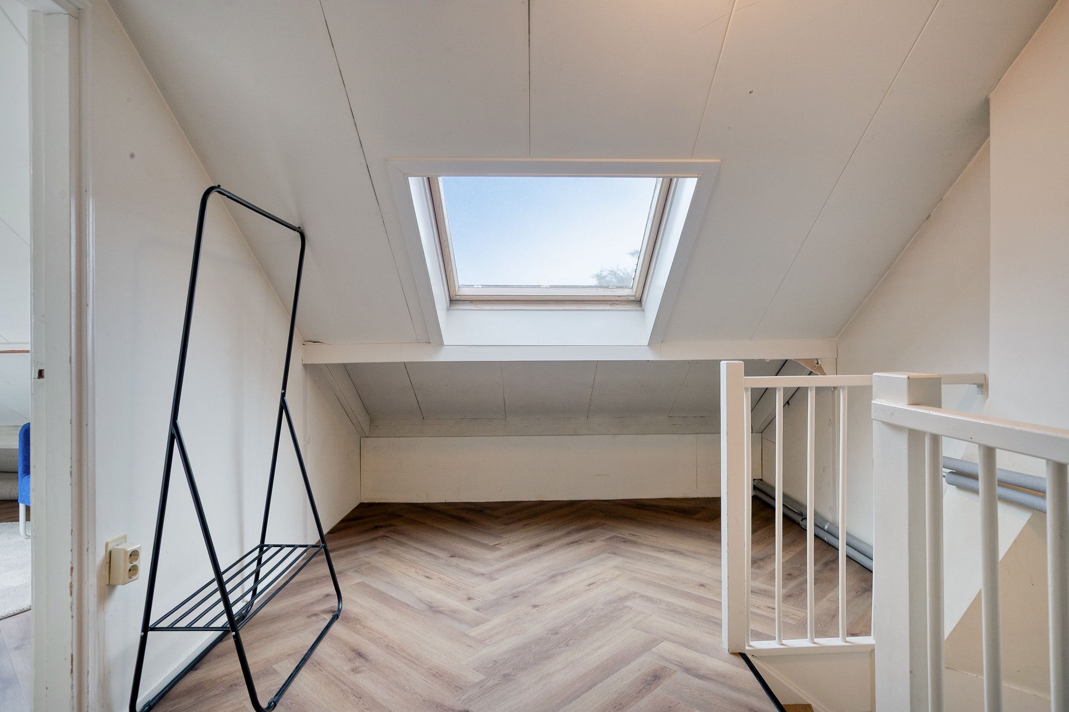 Spacious terraced house with four bedrooms in Eindhoven Eikenburg — 32