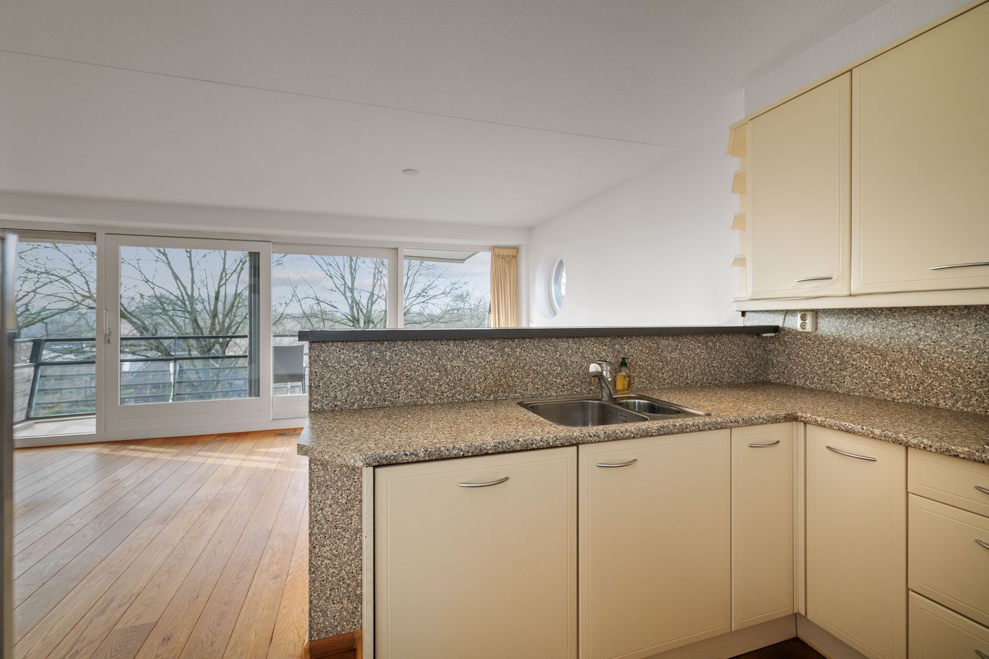 Photo 14 of Kromhoutstraat 16