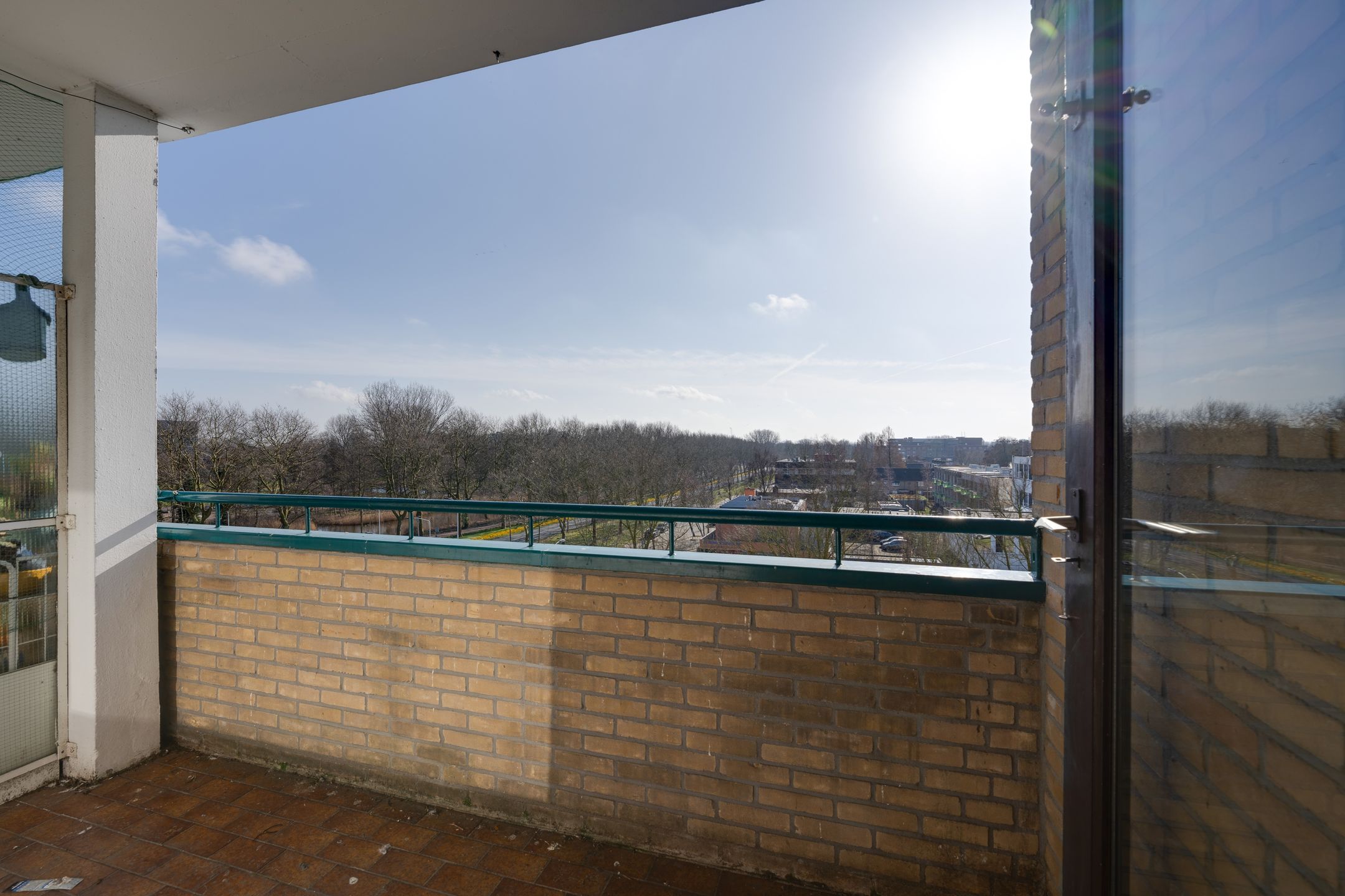 Spacious 4-room apartment with sunny balcony in Zaandam — 17