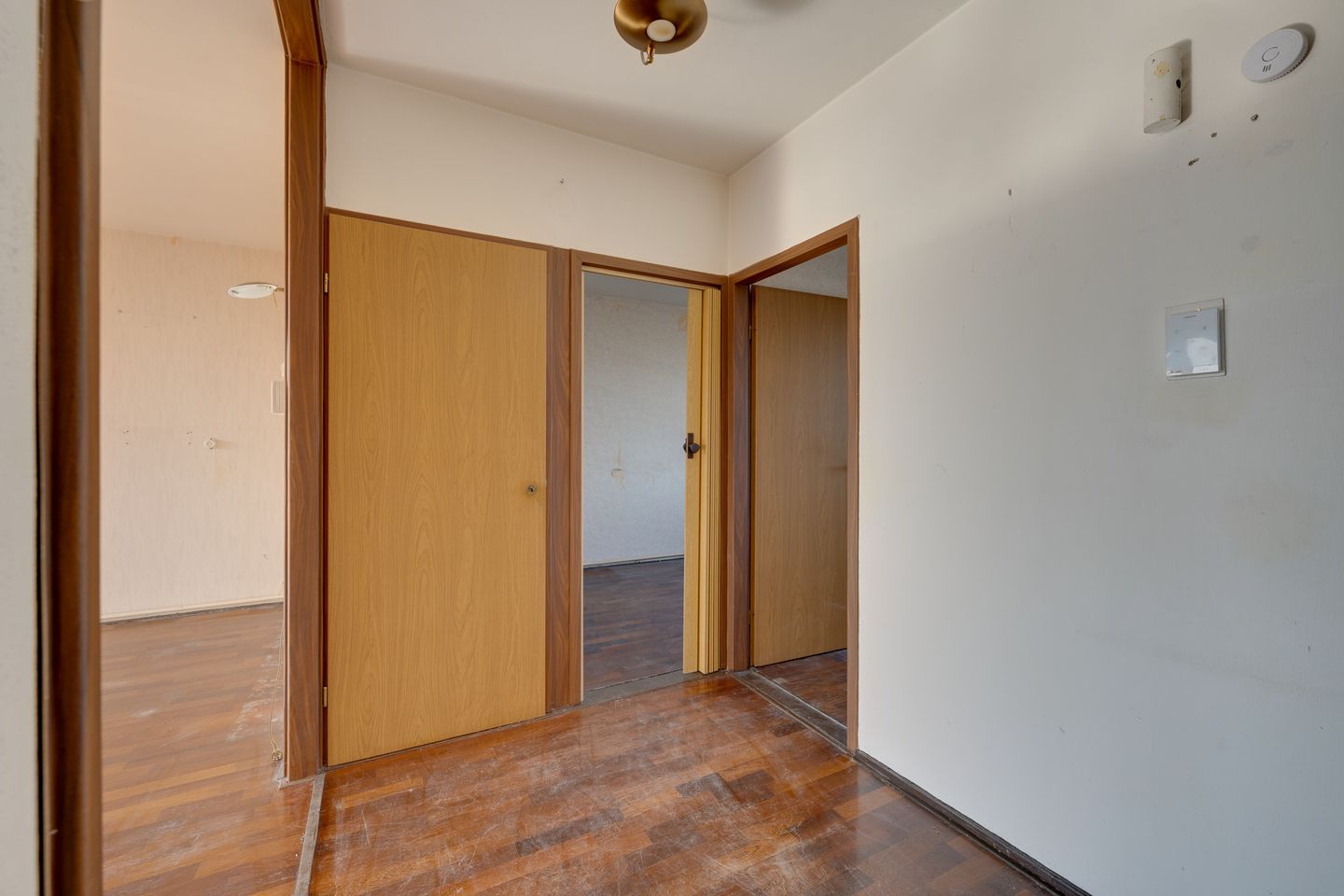 Spacious 4-room apartment with sunny balcony in Zaandam — 19