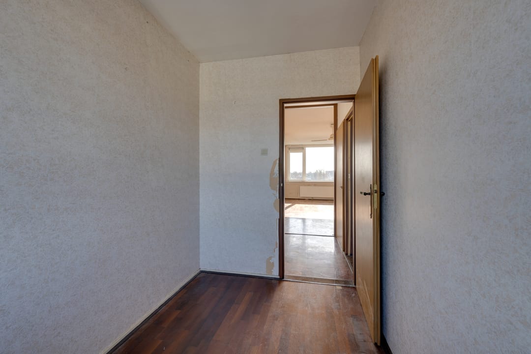 Spacious 4-room apartment with sunny balcony in Zaandam — 22