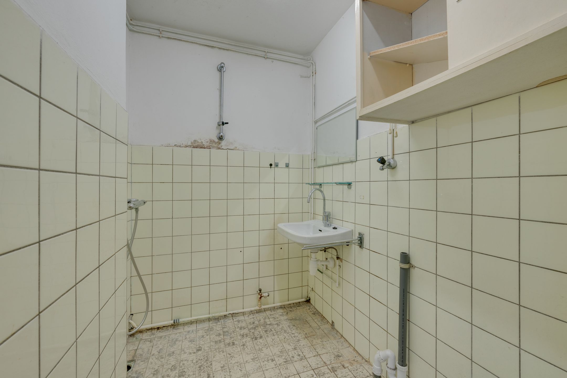 Spacious 4-room apartment with sunny balcony in Zaandam — 23
