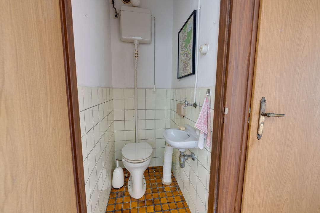 Spacious 4-room apartment with sunny balcony in Zaandam — 25