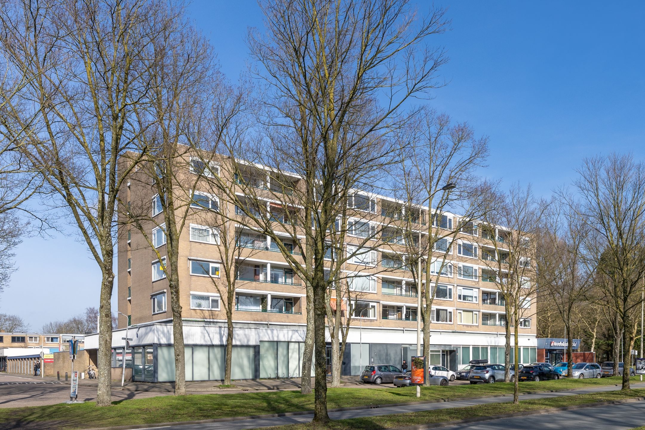 Spacious 4-room apartment with sunny balcony in Zaandam — 26