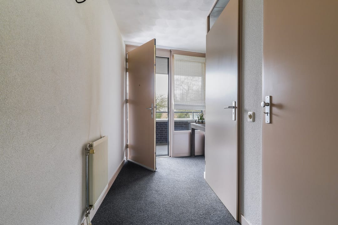 Spacious Ground Floor Apartment with Terrace at Gotenpark, Tilburg — 25