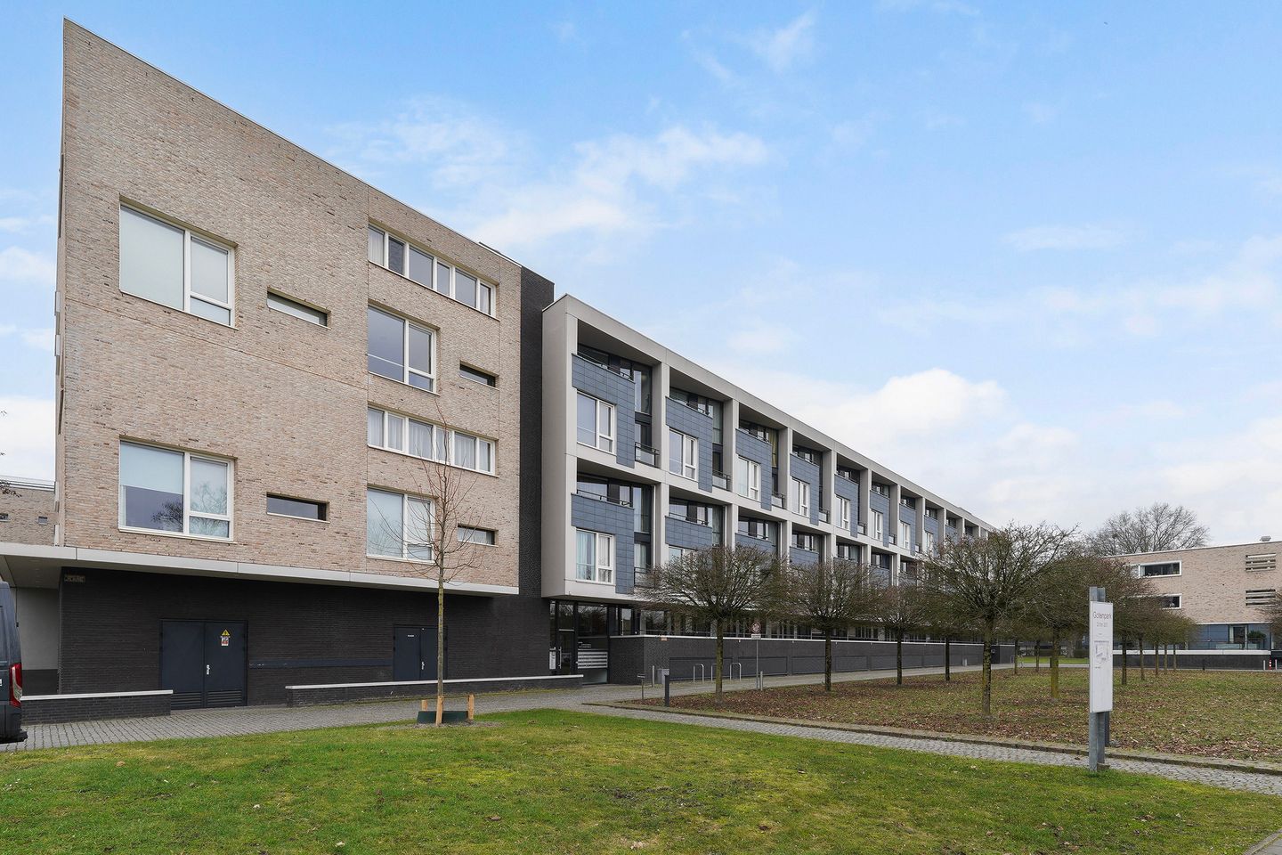 Spacious Ground Floor Apartment with Terrace at Gotenpark, Tilburg — 39