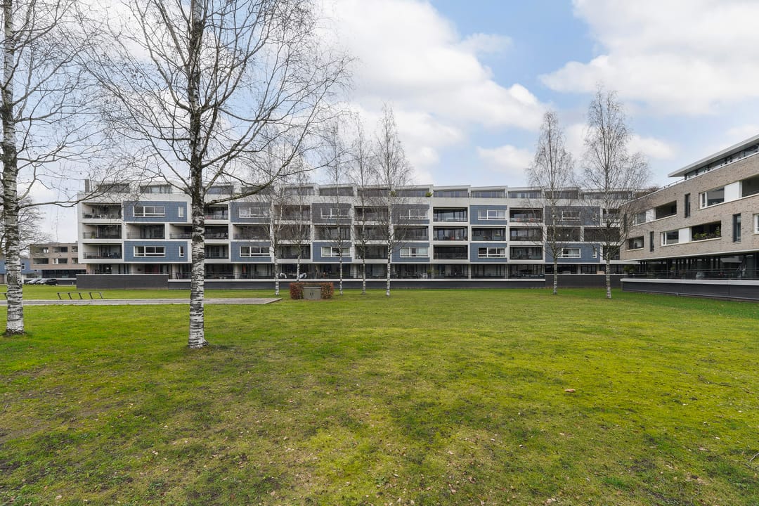 Spacious Ground Floor Apartment with Terrace at Gotenpark, Tilburg — 42