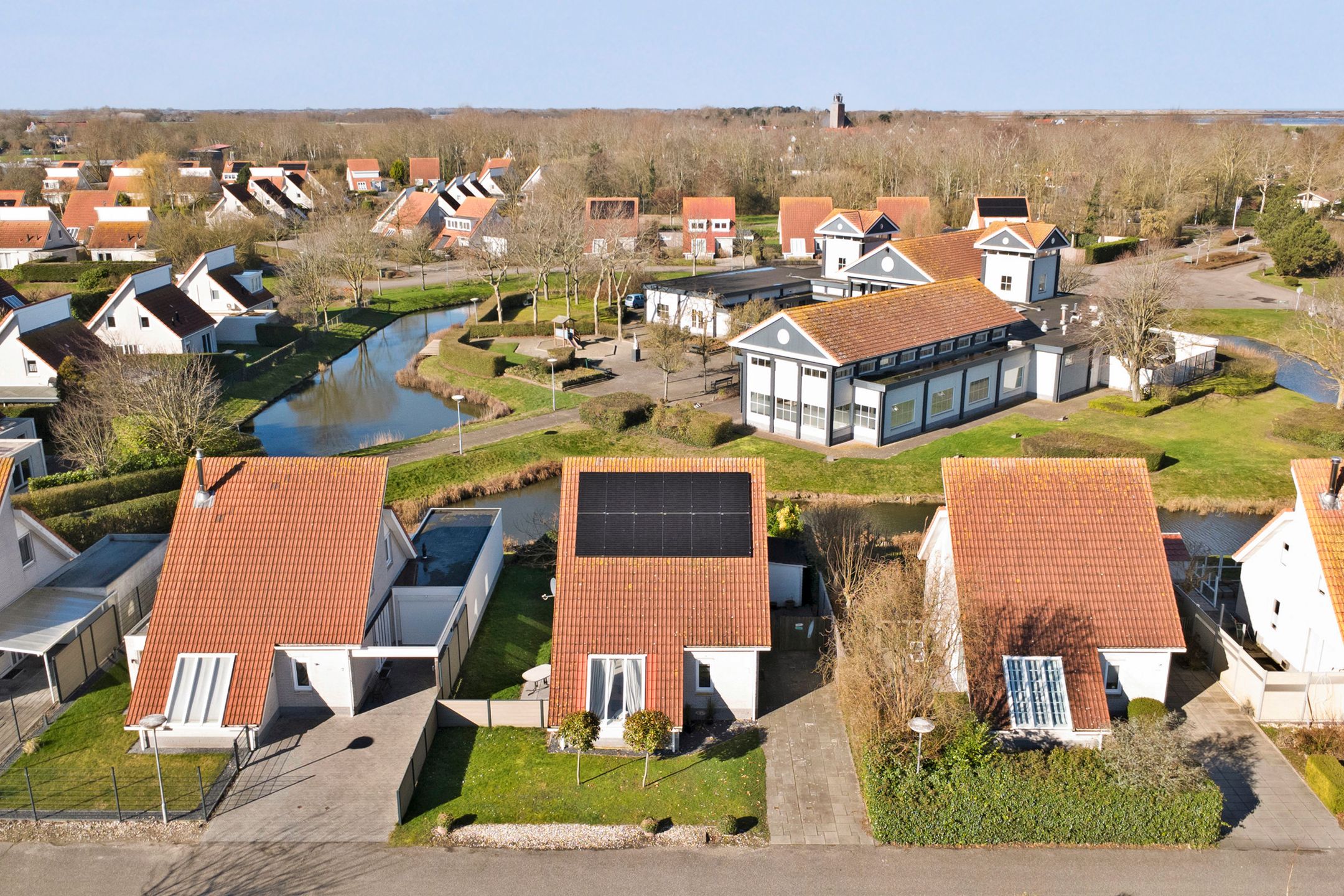 4-bedroom freehold villa in Scharendijke — photo 1 of 5