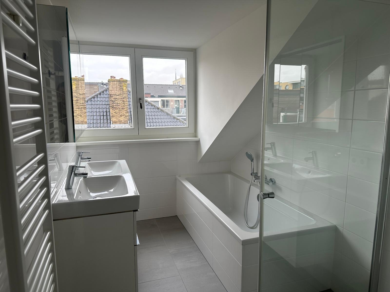 Photo 15 of Bussumerstraat 4-A