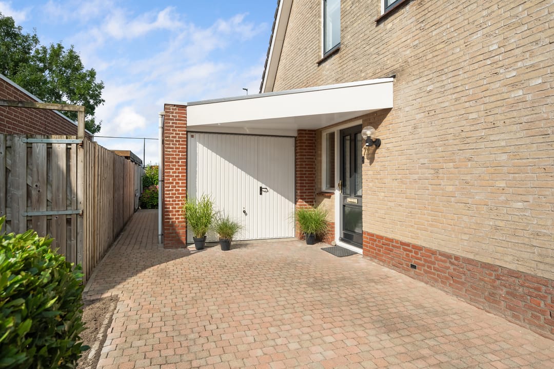 Foto 37 van Burg. Korstanjestraat 71