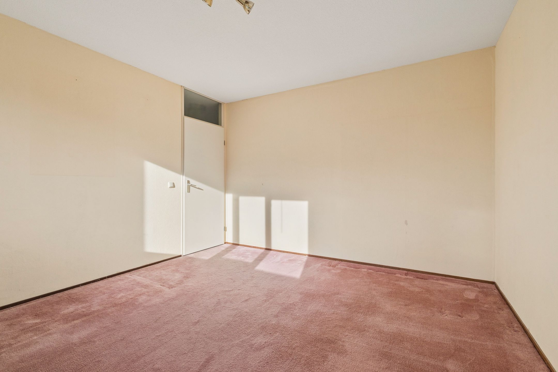 Foto 12 van Lotusbloemweg 34