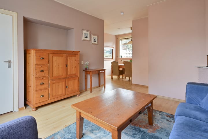 Photo 4 of Van Oldenbarneveltstraat 33