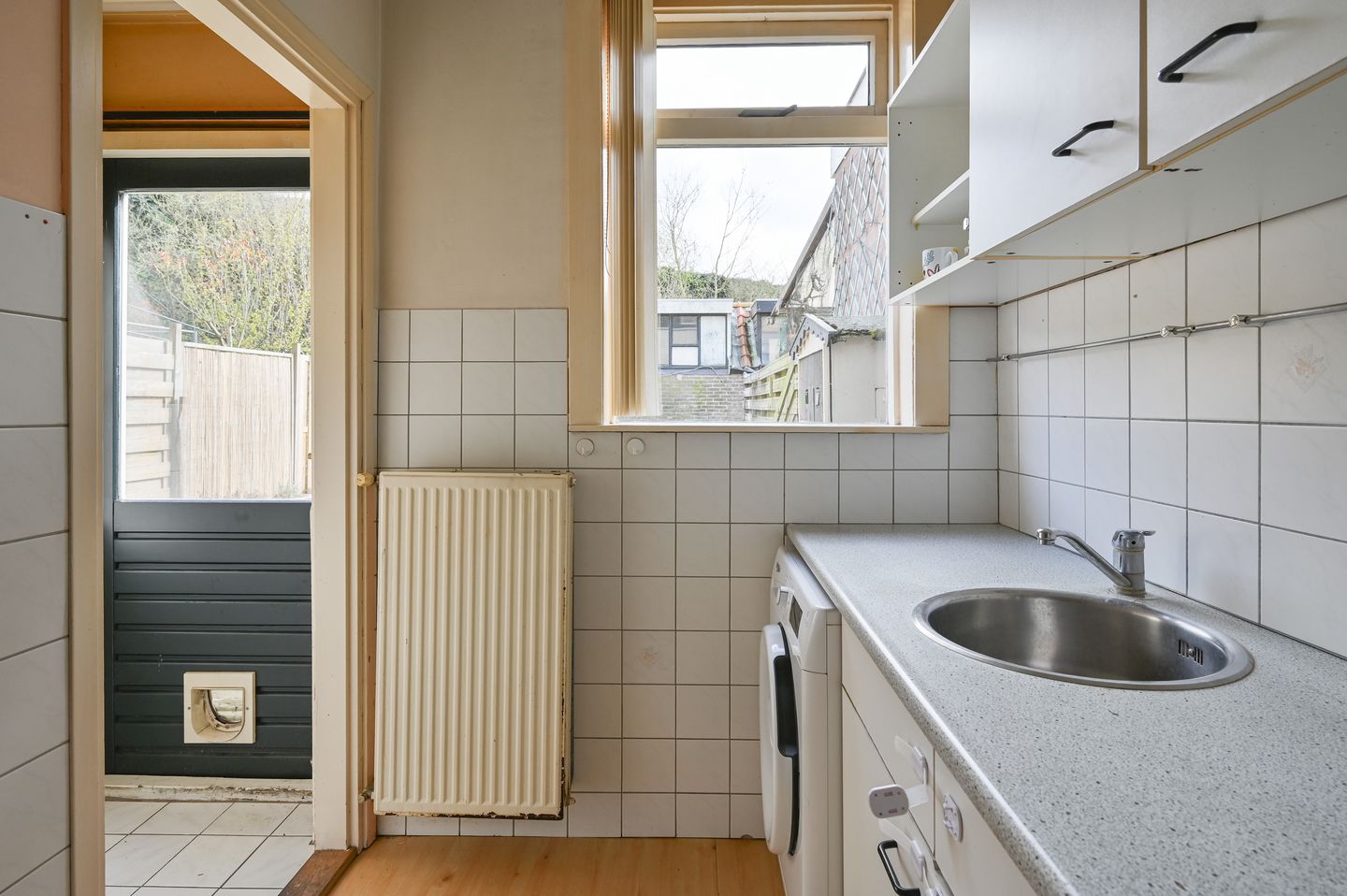 Photo 10 of Van Oldenbarneveltstraat 33