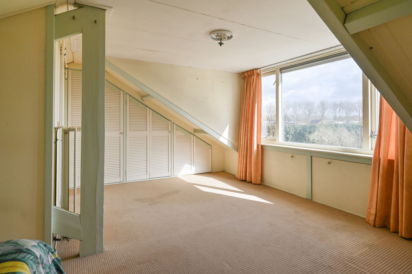 Photo 20 of Van Oldenbarneveltstraat 33