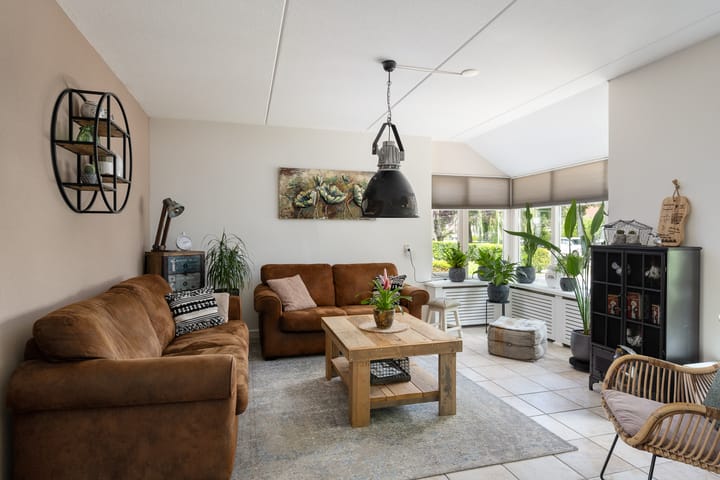 Foto 2 van Burg. Korstanjestraat 77