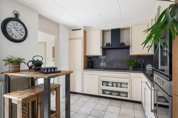 Foto 4 van Burg. Korstanjestraat 77