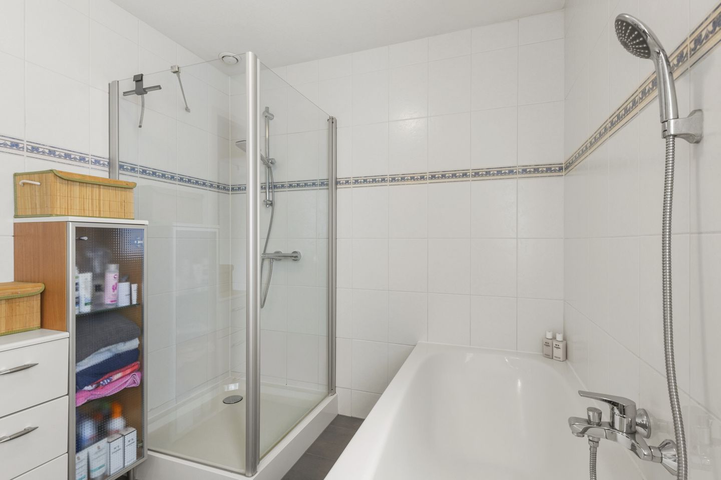 Charming Move-in Ready Family Home with 5 Bedrooms and A+ Energy Label — 28
