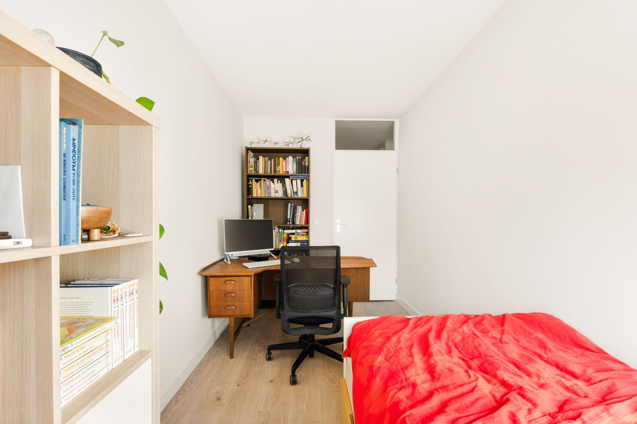 Modern 5-room apartment with sunny garden in Amsterdam Gein — 13
