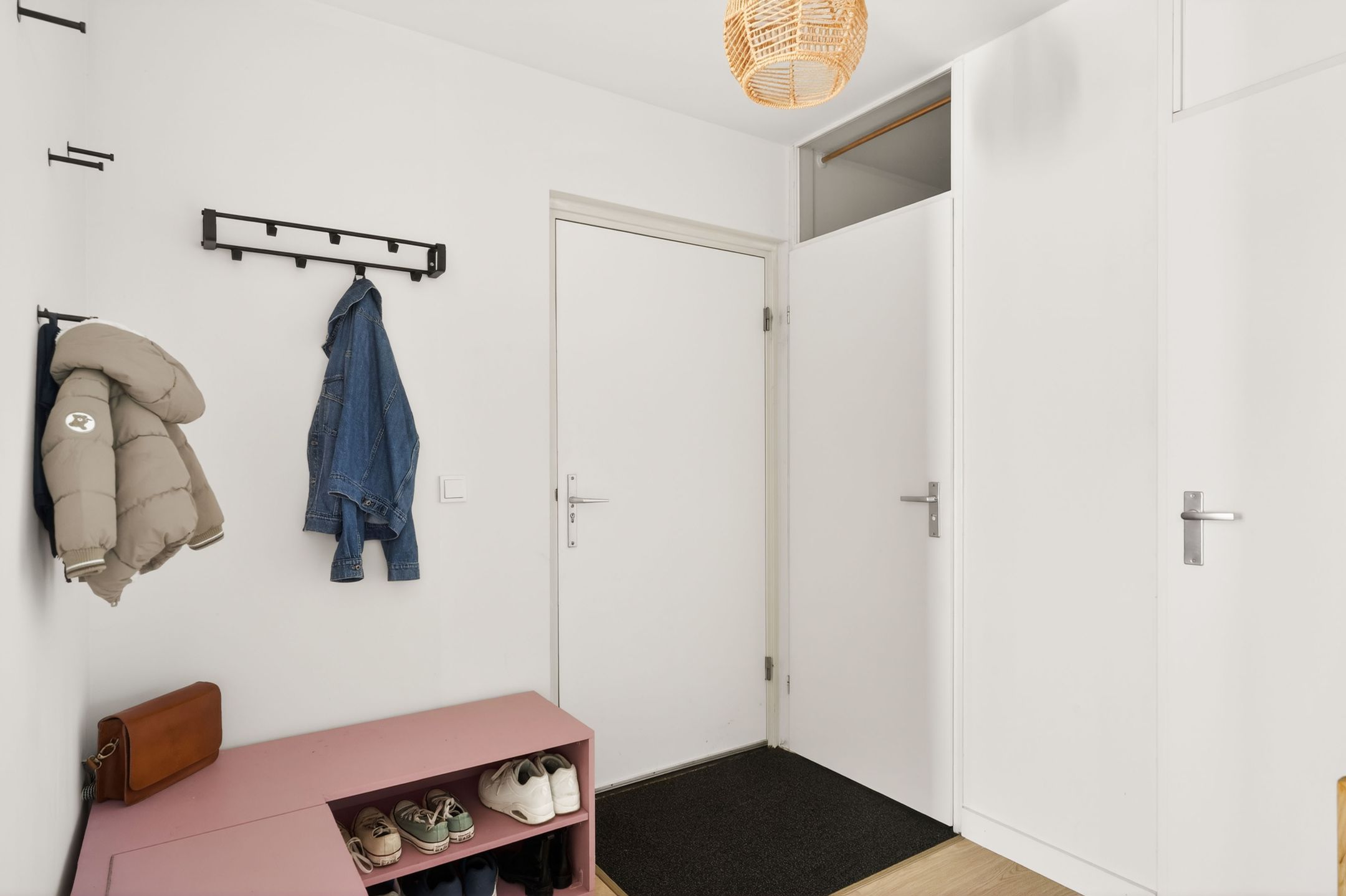 Modern 5-room apartment with sunny garden in Amsterdam Gein — 22