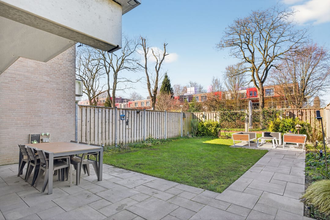 Modern 5-room apartment with sunny garden in Amsterdam Gein — 26