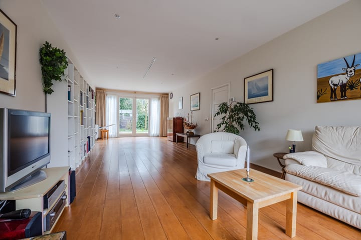 Photo 2 of Van Moersselestraat 3