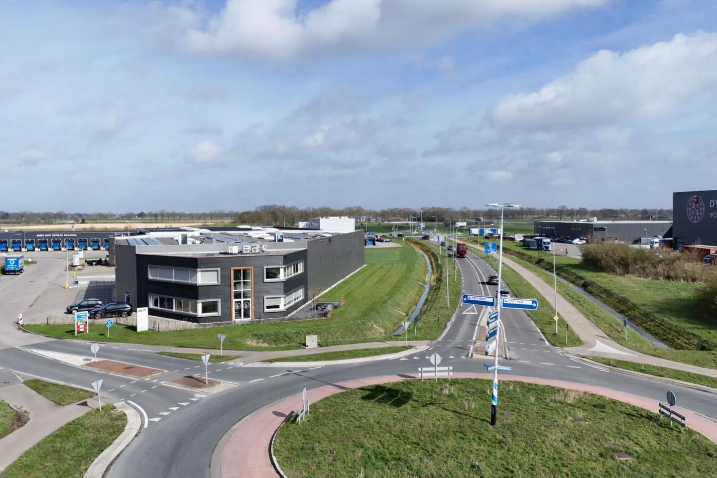 View photo 2 of Logistiekstraat 2-A