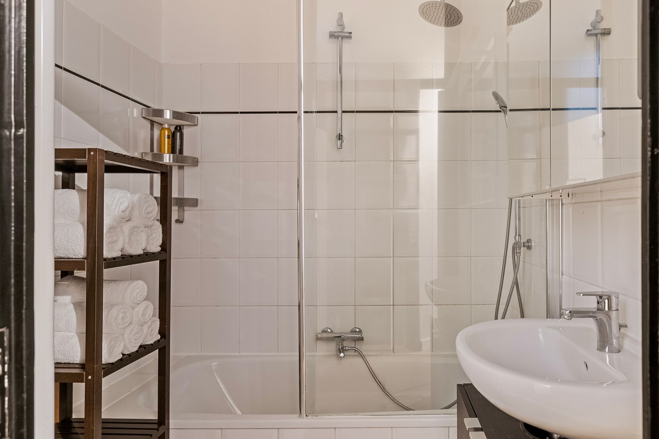 Light and spacious 3-bedroom apartment with balcony and attic room in the Rivierenbuurt — 18