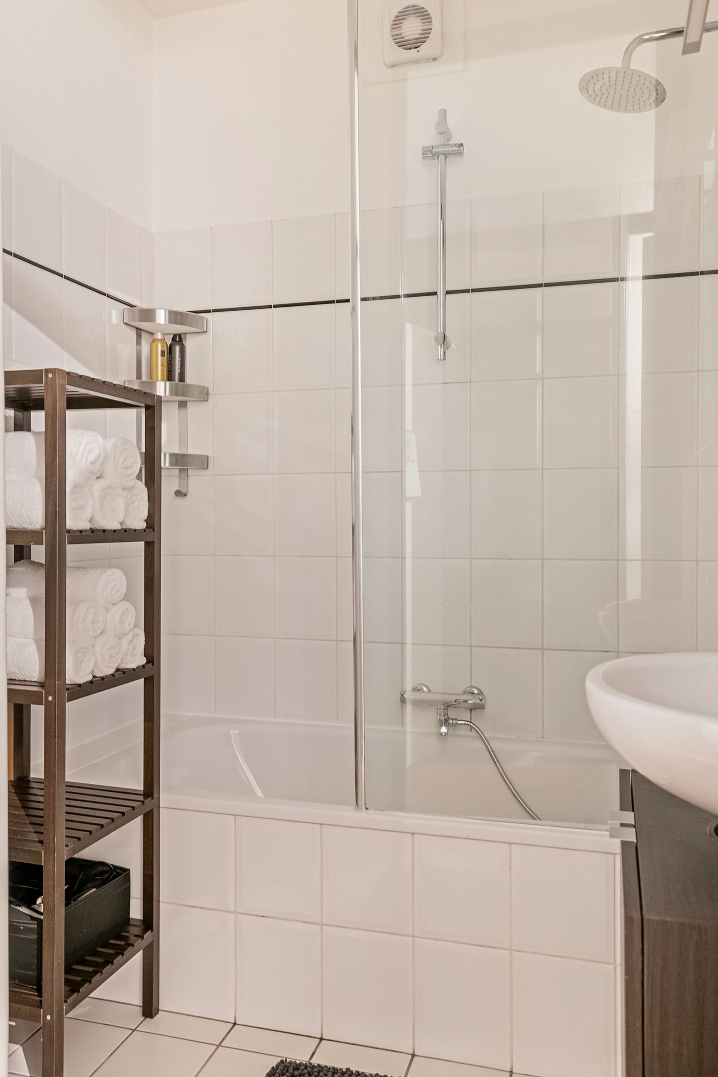 Light and spacious 3-bedroom apartment with balcony and attic room in the Rivierenbuurt — 19
