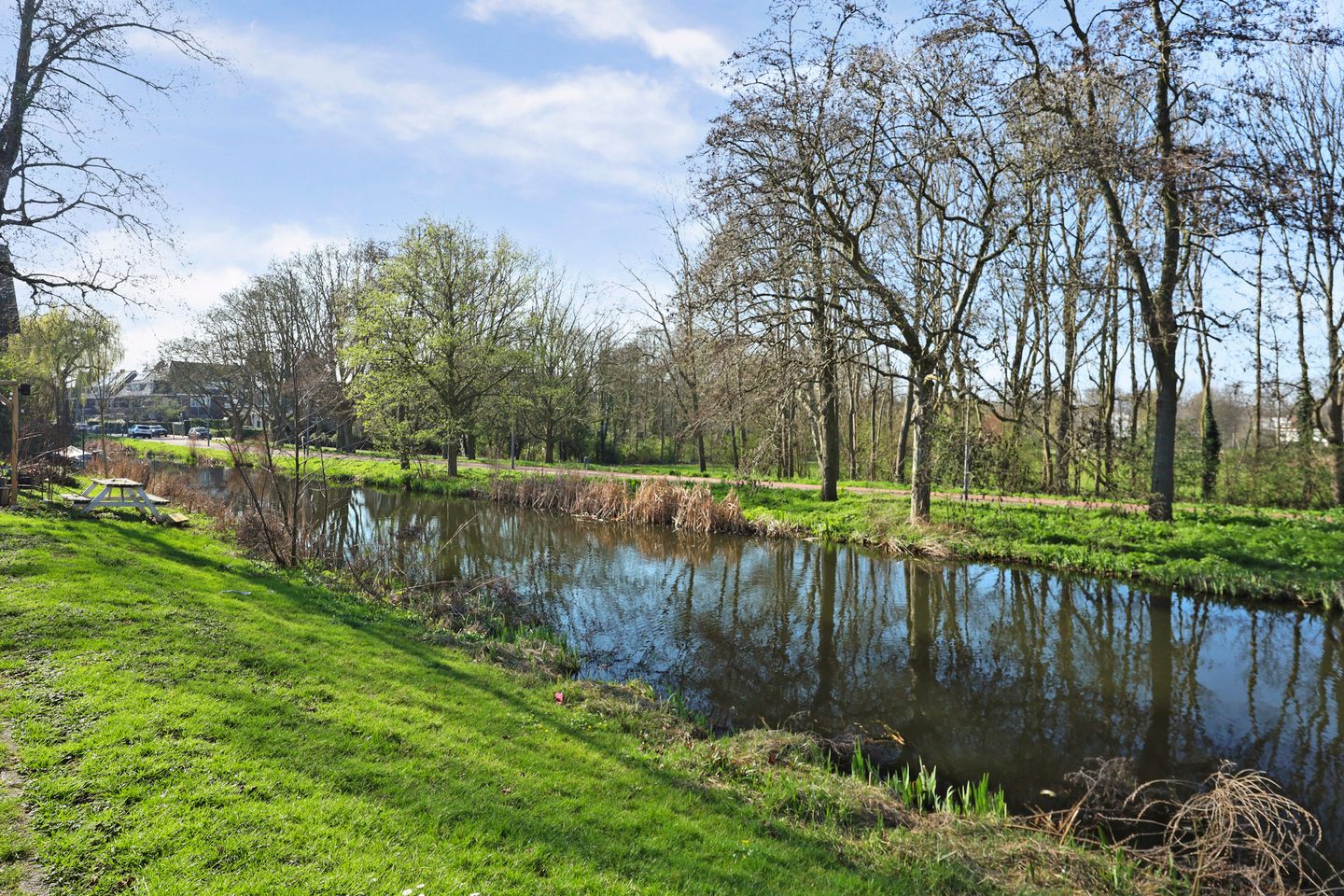 Renovated Upper Floor Apartment with 4 Bedrooms in Hillegersberg — 35