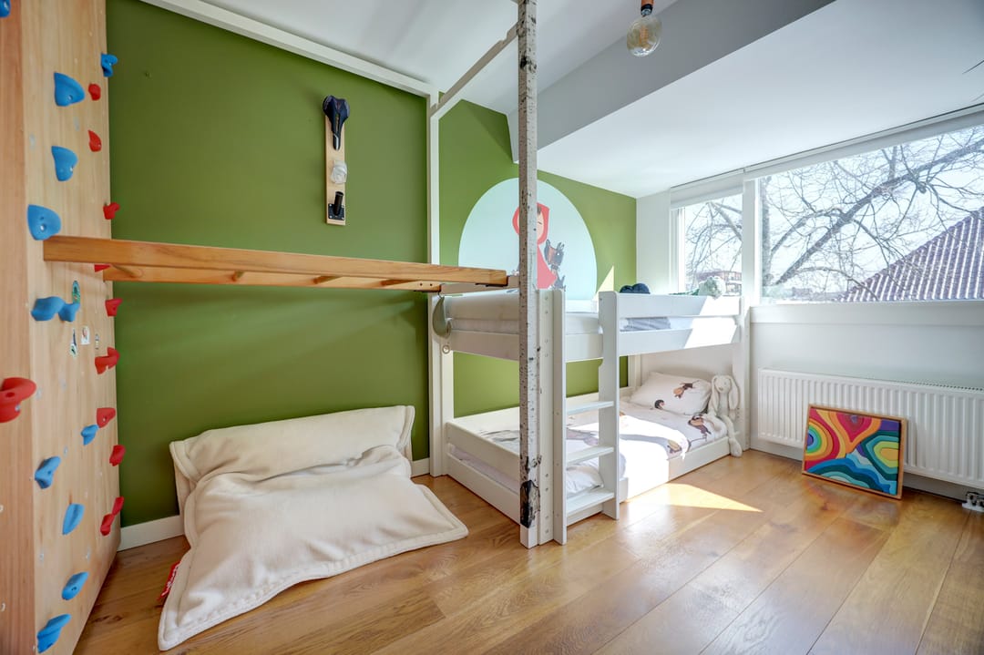 Renovated Upper Floor Apartment with 4 Bedrooms in Hillegersberg — 22