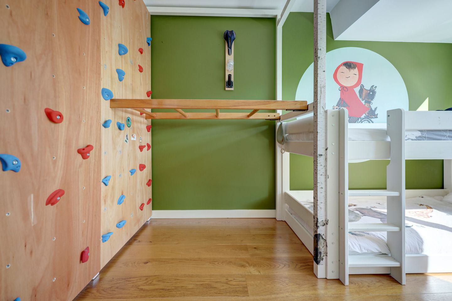 Renovated Upper Floor Apartment with 4 Bedrooms in Hillegersberg — 19