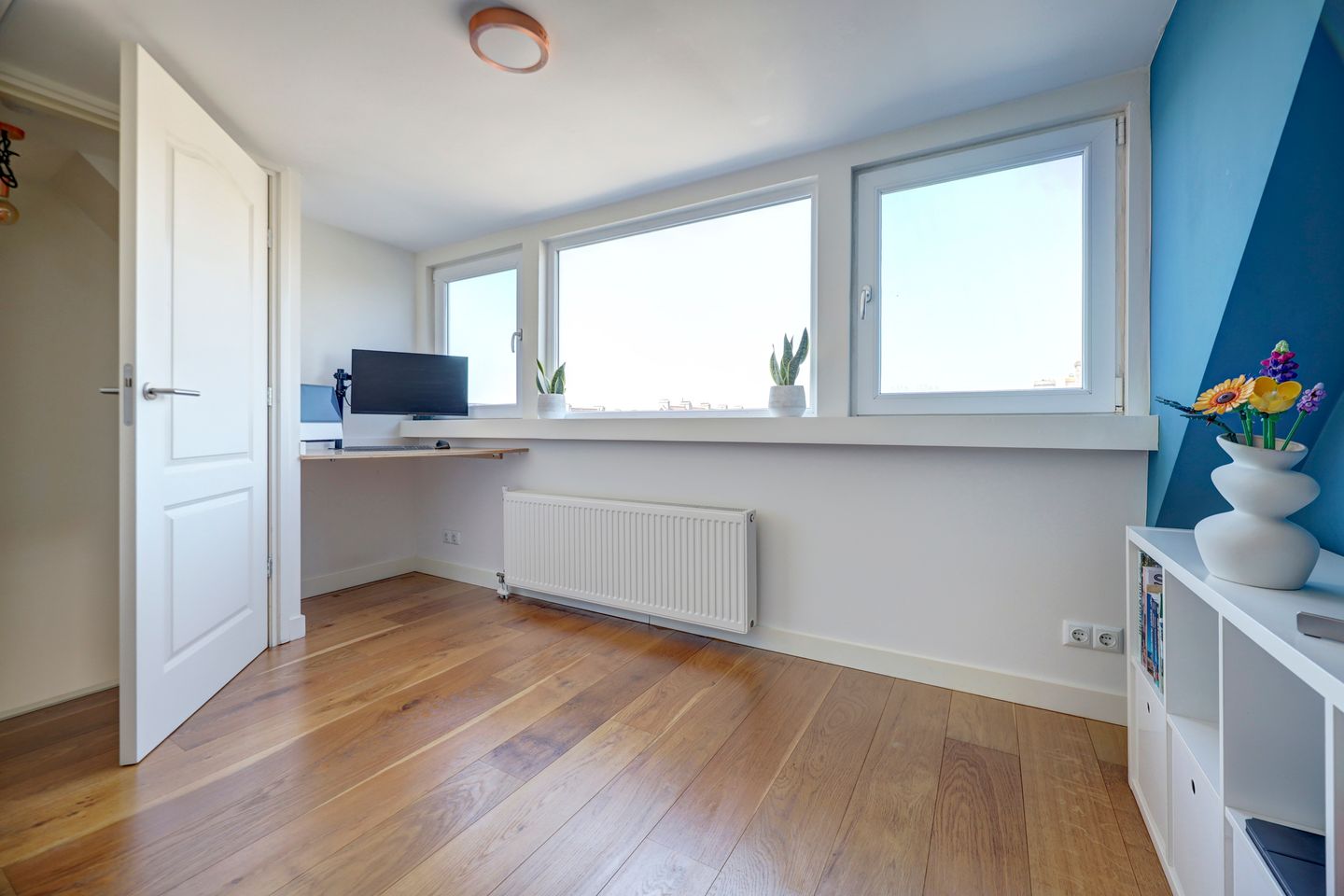 Renovated Upper Floor Apartment with 4 Bedrooms in Hillegersberg — 29