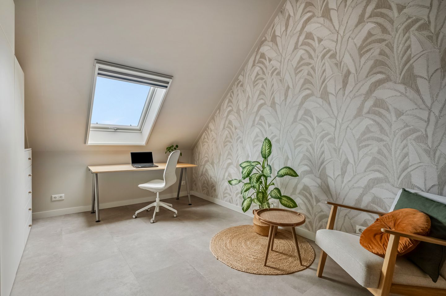 Modern and Energy Efficient Terraced House with Luxury Finish and Garden — 35