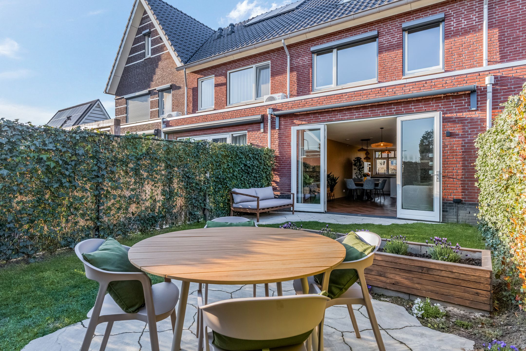 Modern and Energy Efficient Terraced House with Luxury Finish and Garden — 42