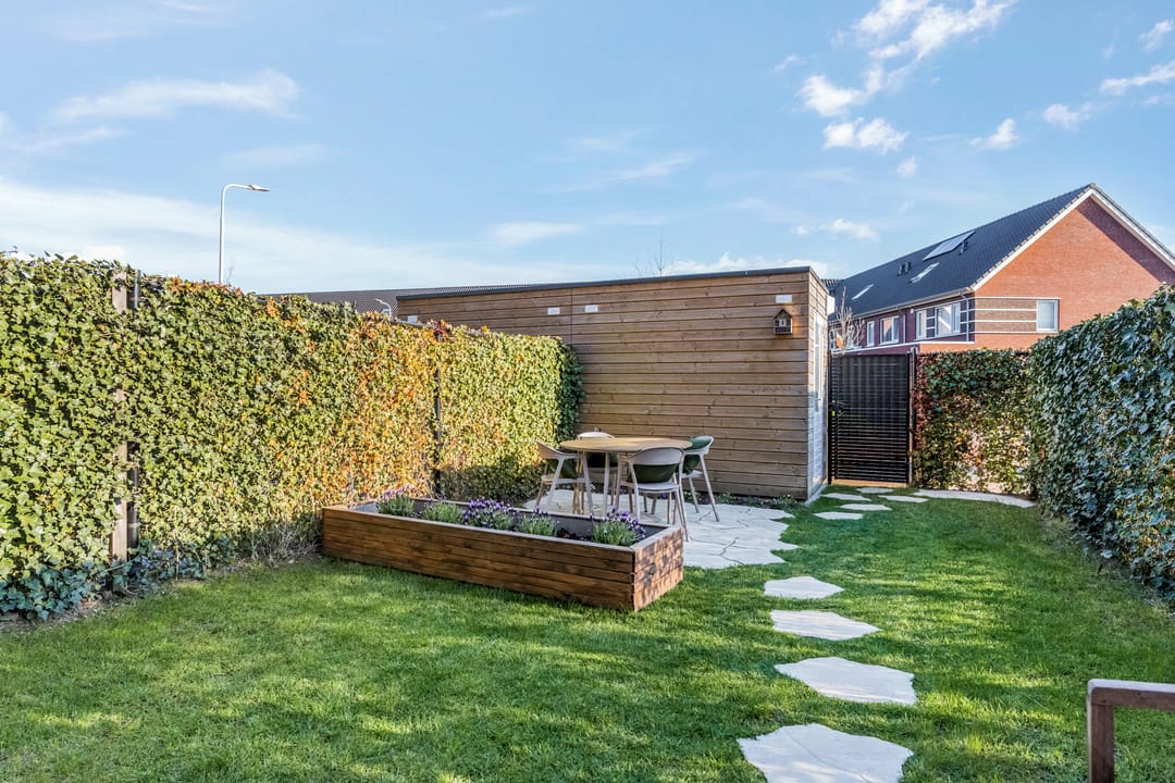 Modern and Energy Efficient Terraced House with Luxury Finish and Garden — 43