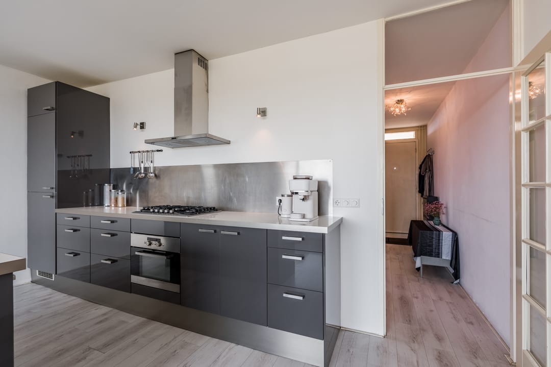 Light 2-room apartment with sunny balcony on the 7th floor in Diemen — 13