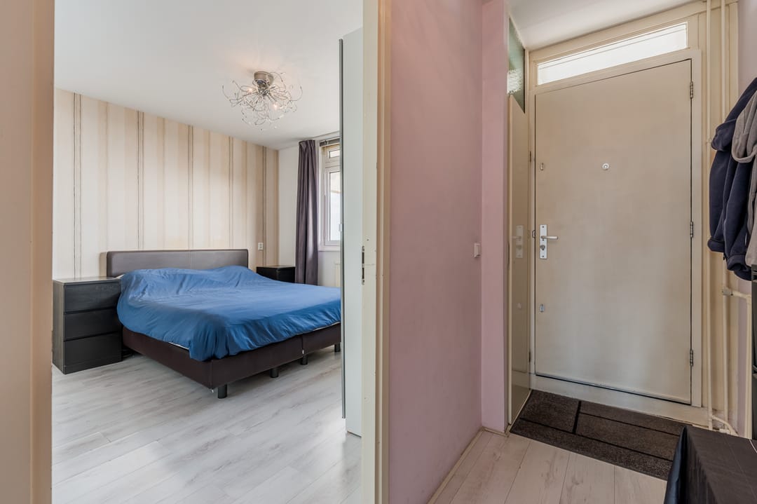 Light 2-room apartment with sunny balcony on the 7th floor in Diemen — 23