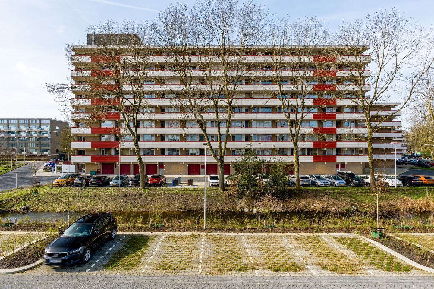 Light 2-room apartment with sunny balcony on the 7th floor in Diemen — 34