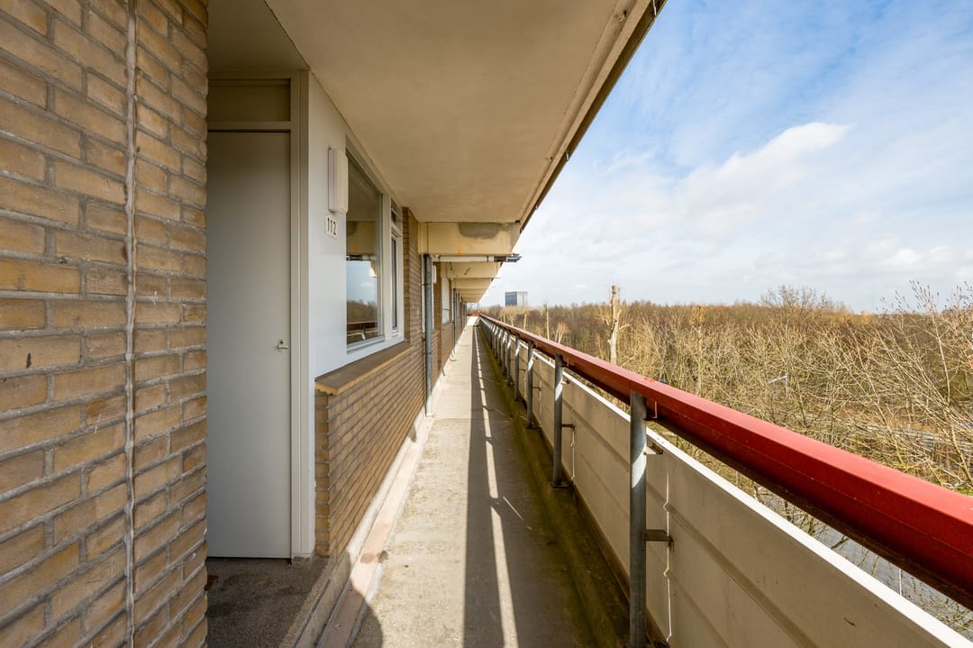 Light 2-room apartment with sunny balcony on the 7th floor in Diemen — 37