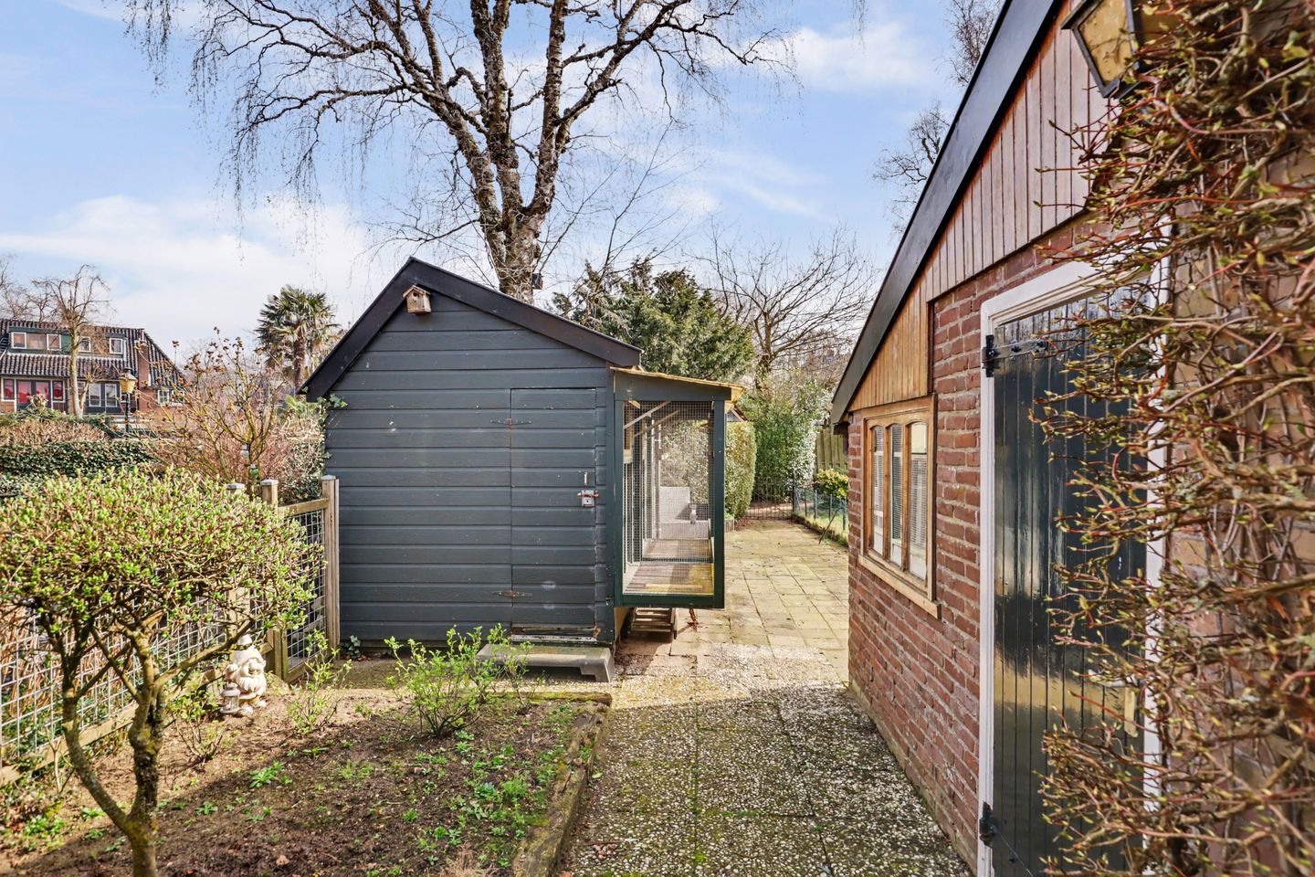 Well-maintained 1930s terraced house with deep garden in Soest 't Hart — 35