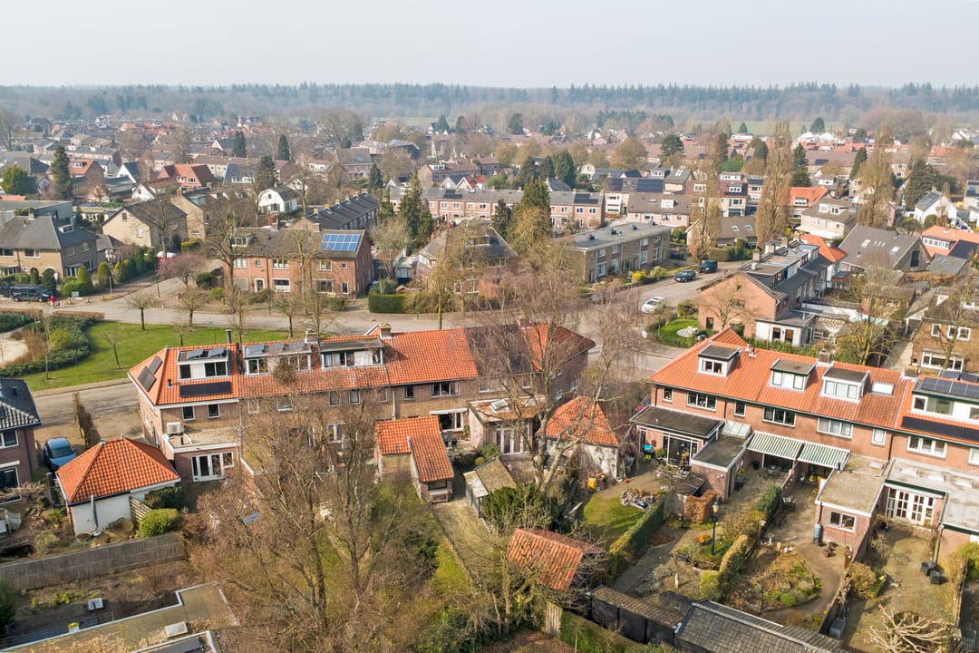 Well-maintained 1930s terraced house with deep garden in Soest 't Hart — 43