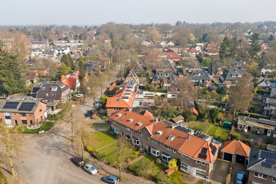 Well-maintained 1930s terraced house with deep garden in Soest 't Hart — 46