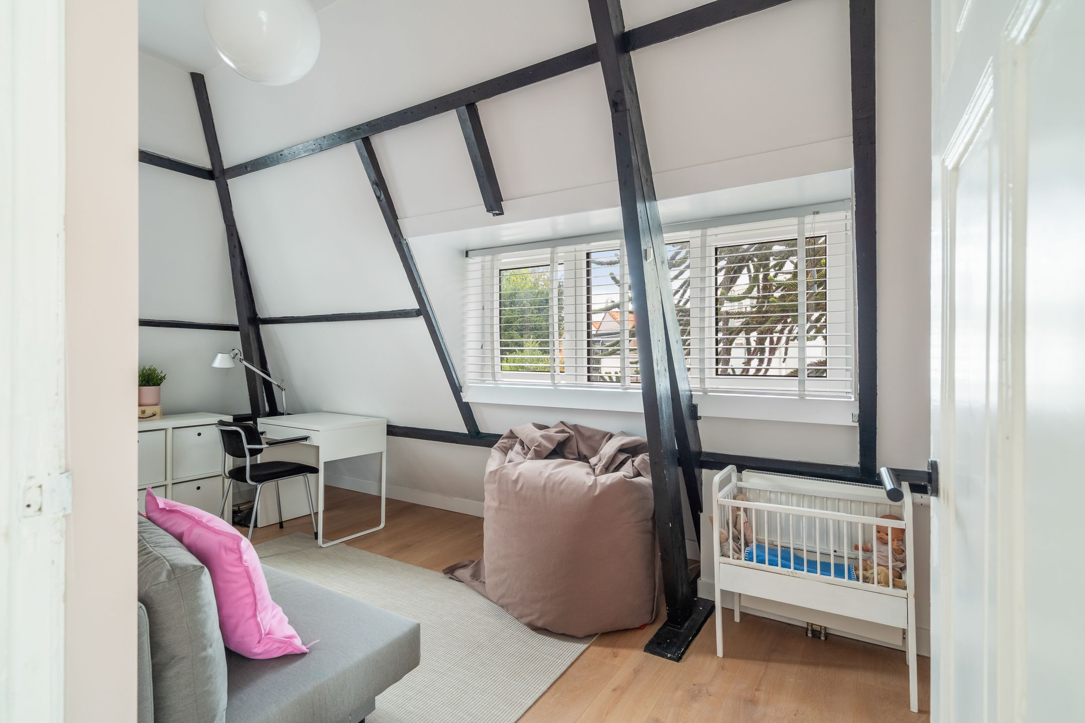 Charming Detached Villa in the Heart of Wassenaar Village Center — 38