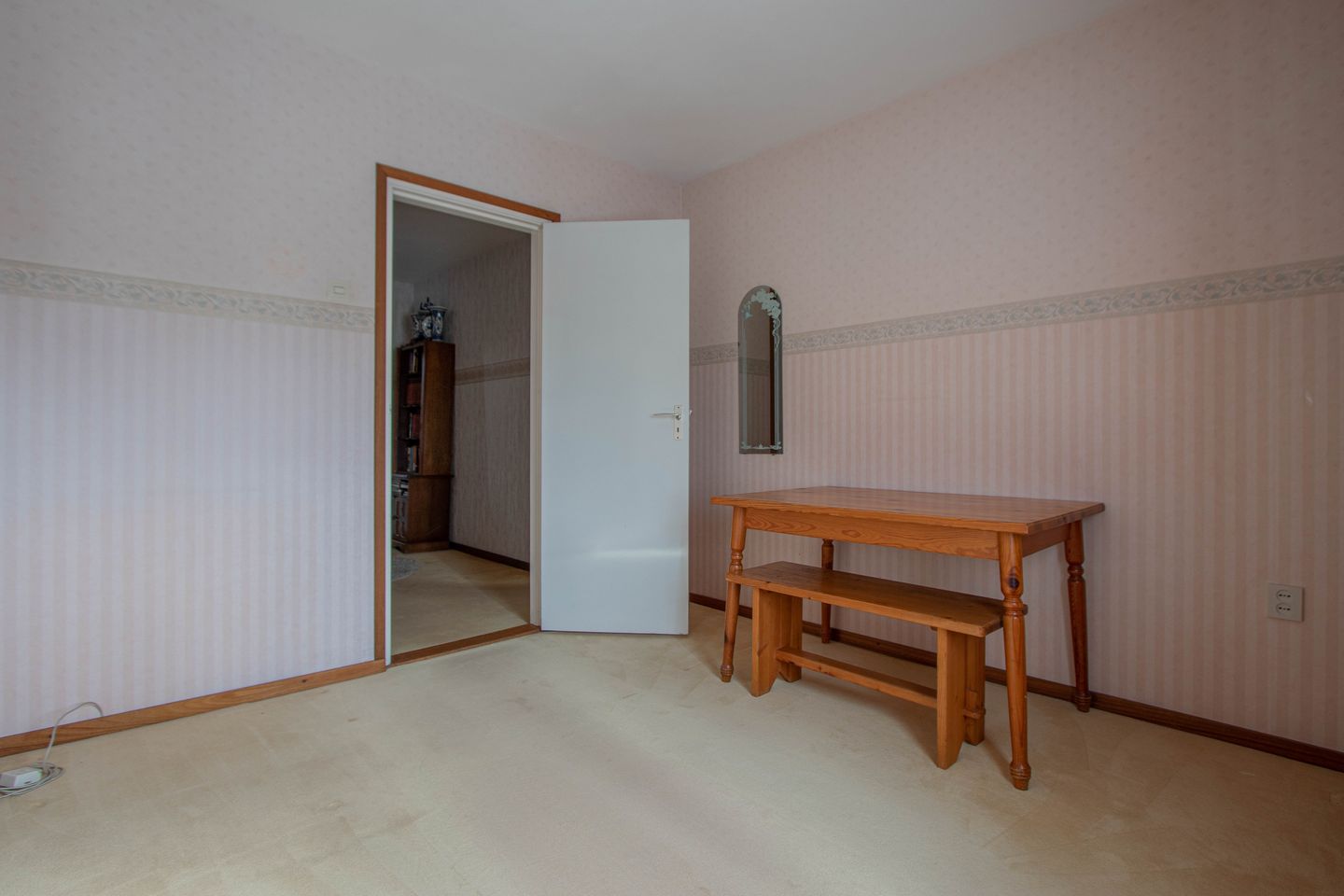 Spacious semi-detached house with park-like garden on the edge of Heythuysen — 20