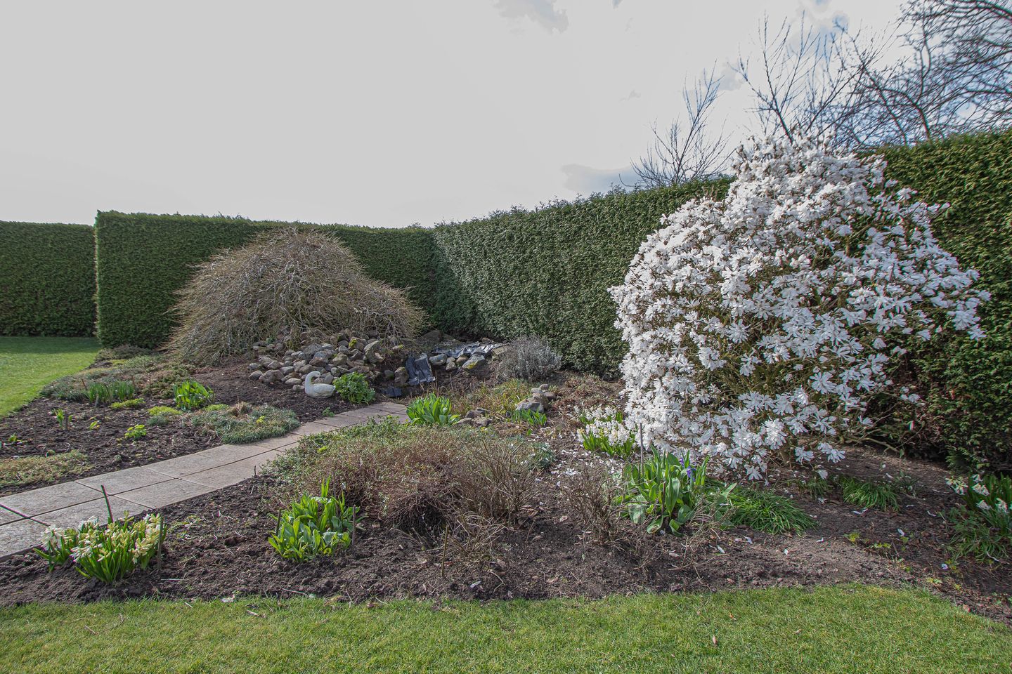 Spacious semi-detached house with park-like garden on the edge of Heythuysen — 29